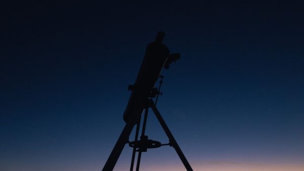 Passage à l'heure d'hiver : ce qui change pour observer la Lune et le ciel dès le début de soirée