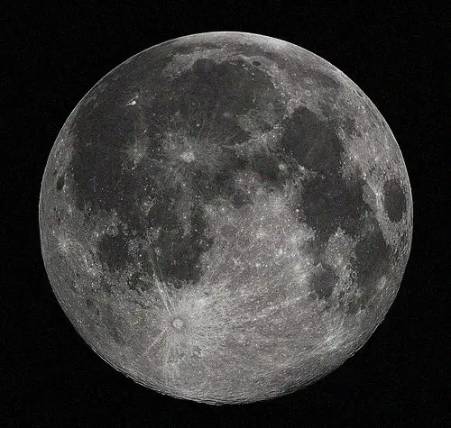 Pleine lune et voyance : croyances, astrologie et ce qu'en dit la science